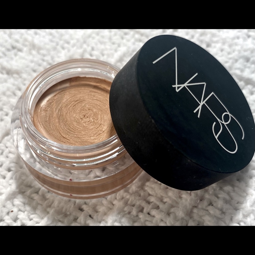 NWOT never used NARS Soft Matte Complete Concealer in Macadamia (med 1.5)